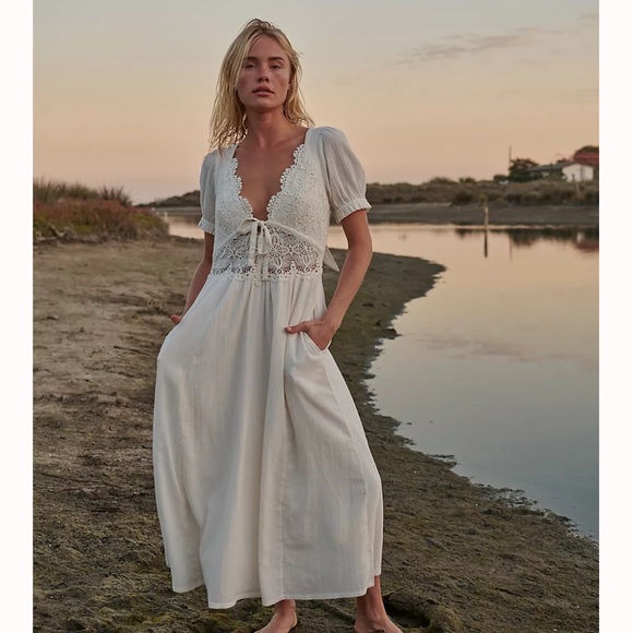 Free People Dresses & Skirts - Free People All You Need is Lace midi dress, size M